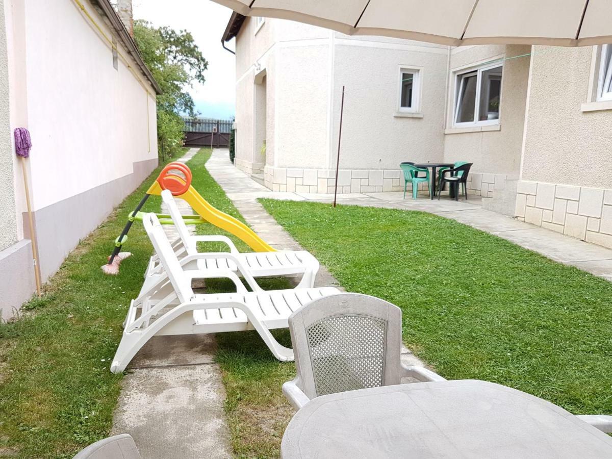 Casa Bunicilor Villa Colonia Sase Martie Kültér fotó